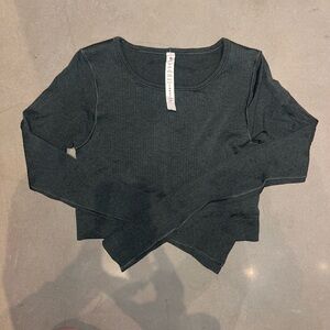 Lululemon forest green ribbed cropped long sleeve